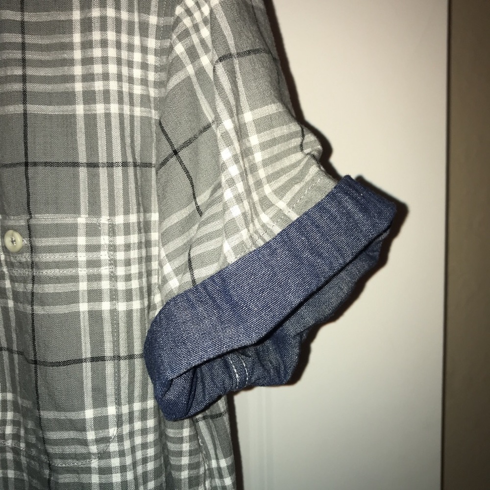 Casual fitted button up - Picture 3 of 3